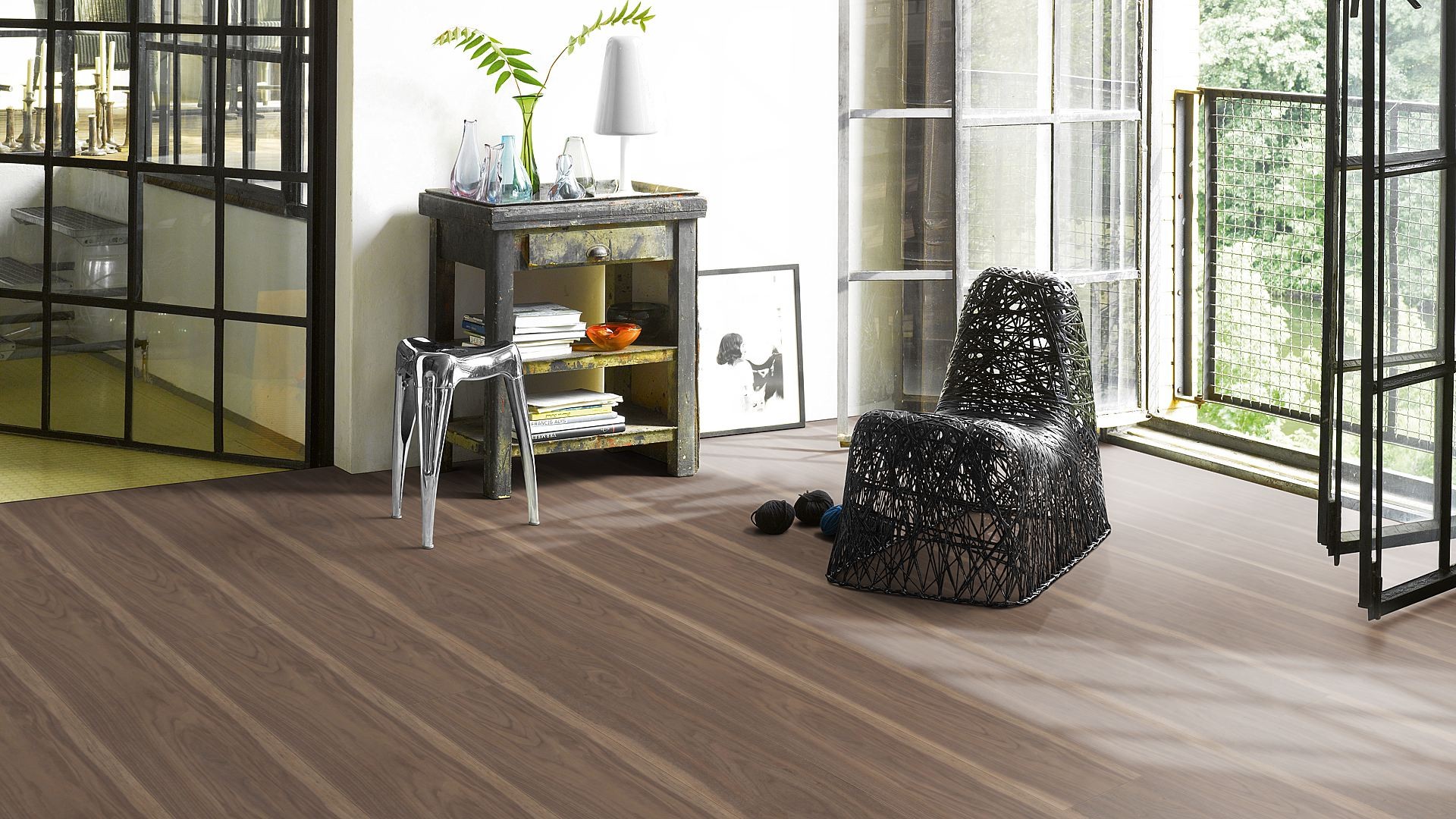 PARADOR Laminat Nussbaum Loft Seidenmatte Struktur 4-seitige V-Fuge | Trendtime 6 | 28 m²-4014809109389