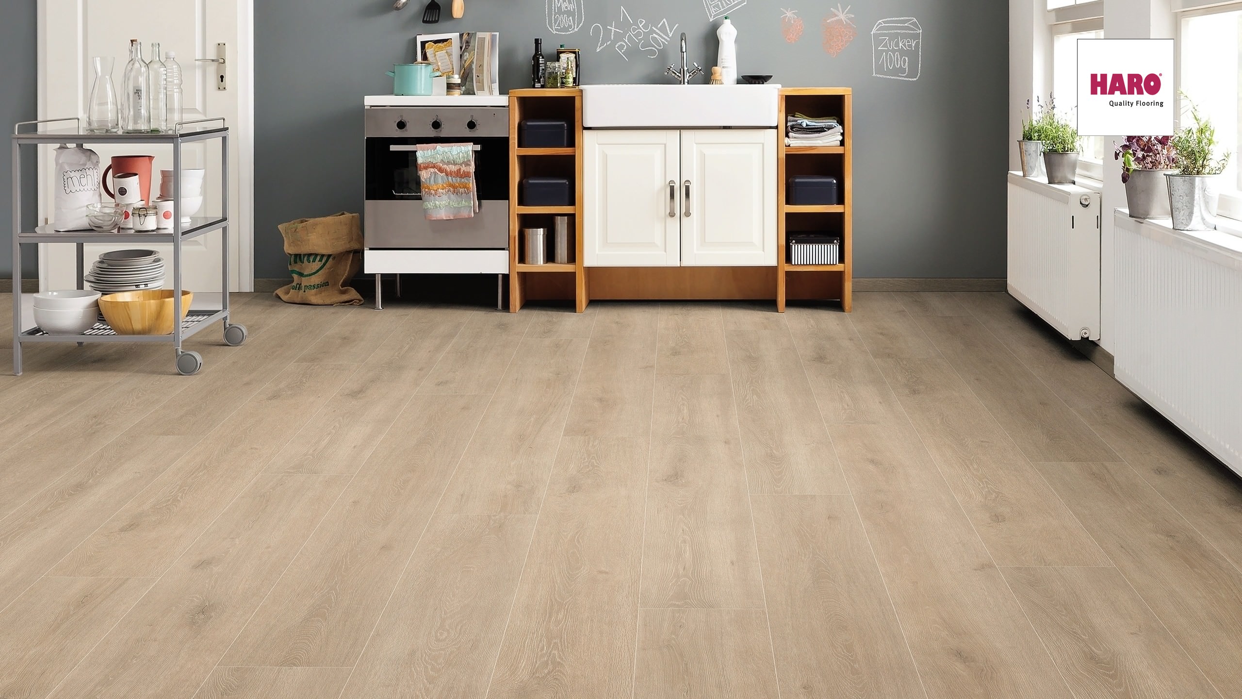HARO Laminat Eiche Veneto crema authentic Landhausdiele 4V | Tritty 100 Gran Via | 2.Wahl-4018427400255 guenstig bei bodenverkauf.de kaufen HARO Laminat Eiche Veneto crema authentic Landhausdiele 4V | Tritty 100 Gran Via | 2.Wahl-4018427400255