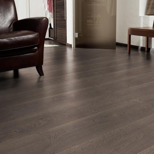 KAINDL Laminat Eiche dunkel Struktur Landhausdiele mit V-Fuge | 15 m²-9006936042788 guenstig bei bodenverkauf.de kaufen KAINDL Laminat Eiche dunkel Struktur Landhausdiele mit V-Fuge | 15 m²-9006936042788