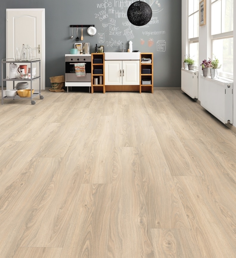HARO Laminat Highland Eiche strukturiert Landhausdiele 4V | Tritty 100 Gran Via | 2.Wahl | 24 m²-4018427448226