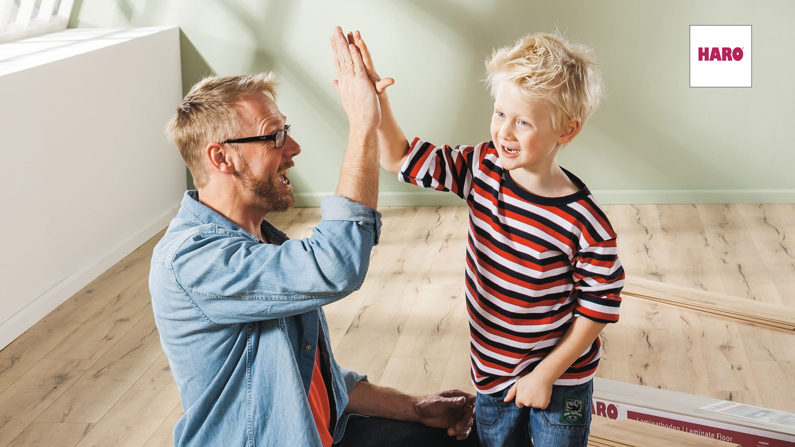 HARO Laminat Eiche italica creme Landhausdiele 4V | Tritty 75 | 2.Wahl | 23,5 m²-4018427349752 guenstig bei bodenverkauf.de kaufen HARO Laminat Eiche italica creme Landhausdiele 4V | Tritty 75 | 2.Wahl | 23,5 m²-4018427349752