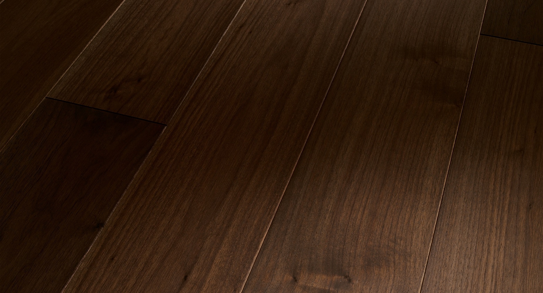 PARADOR Parkett Walnuss Antique Landhausdiele 4-seitige Fase | Trendtime | 22 m²-4014809185420 guenstig bei bodenverkauf.de kaufen PARADOR Parkett Walnuss Antique Landhausdiele 4-seitige Fase | Trendtime | 22 m²-4014809185420