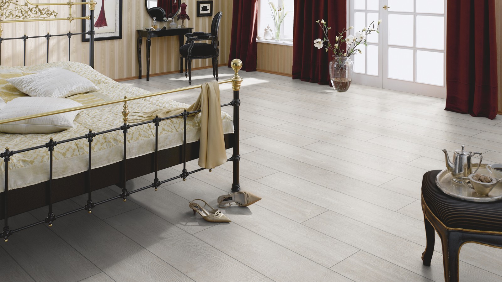 TER HÜRNE Laminat Eiche weißgrau Landhausdiele breit 4-seitige V-Fuge | Breeze Line | 26 m²-4012853120619