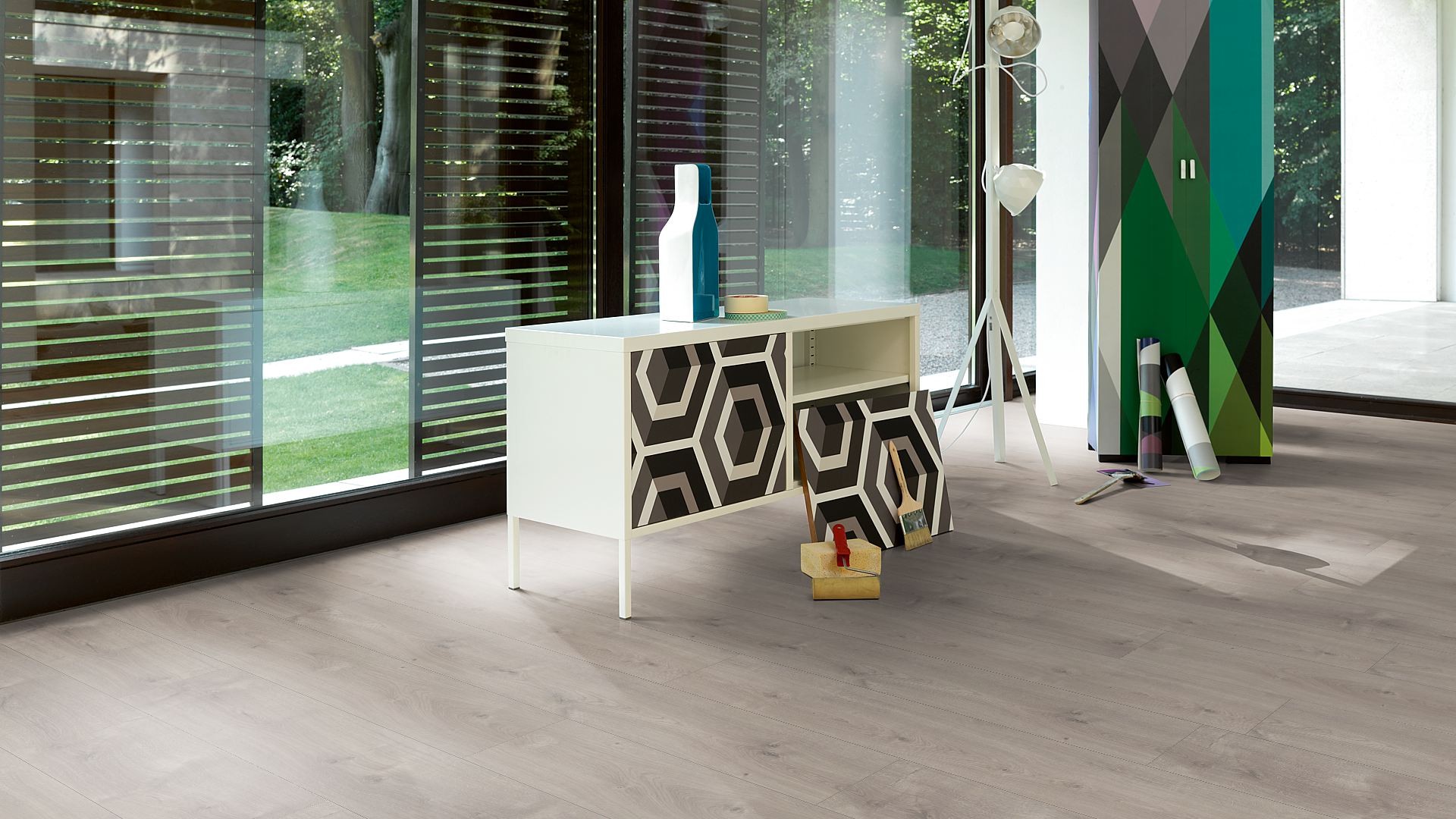 PARADOR Laminat Eiche Mistral grau Landhausdiele 4-seitige V-Fuge | Click In | 27 m²-4014809171287 guenstig bei bodenverkauf.de kaufen PARADOR Laminat Eiche Mistral grau Landhausdiele 4-seitige V-Fuge | Click In | 27 m²-4014809171287