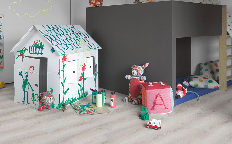 PARADOR Laminat Eiche Askada weiß gekälkt Naturstruktur 4-seitige V-Fuge | Basic 600 XS | 25 m²-4014809170433