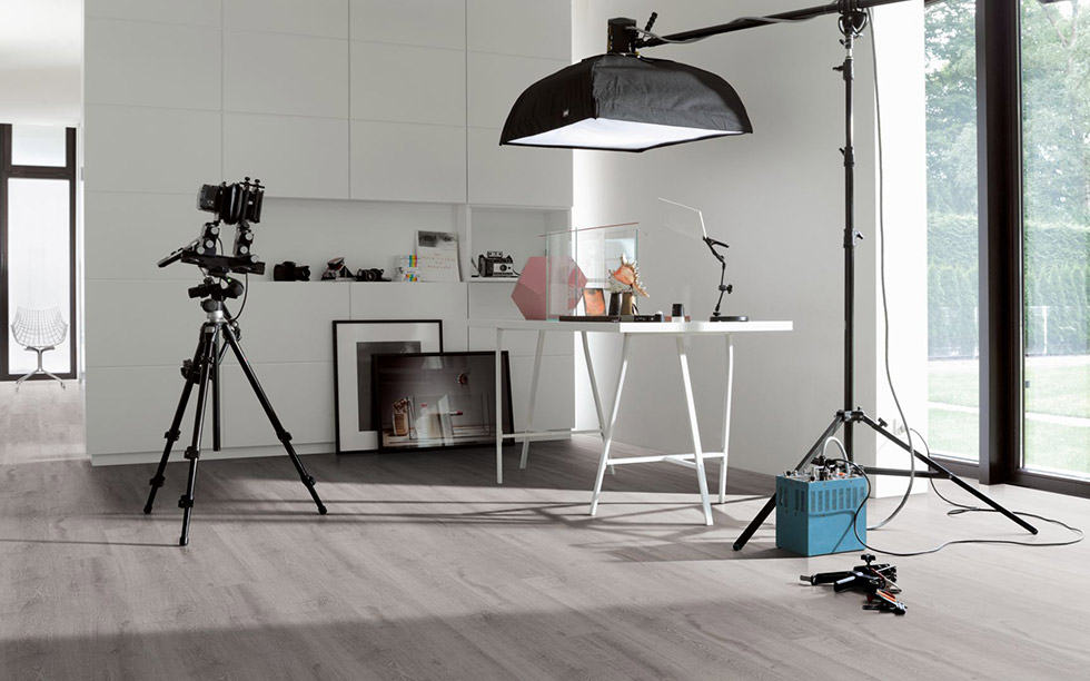 PARADOR Laminat Eiche lichtgrau Seidenmatte Struktur Schloßdiele 4-seitige V-Fuge | Trendtime 6-4014809123323