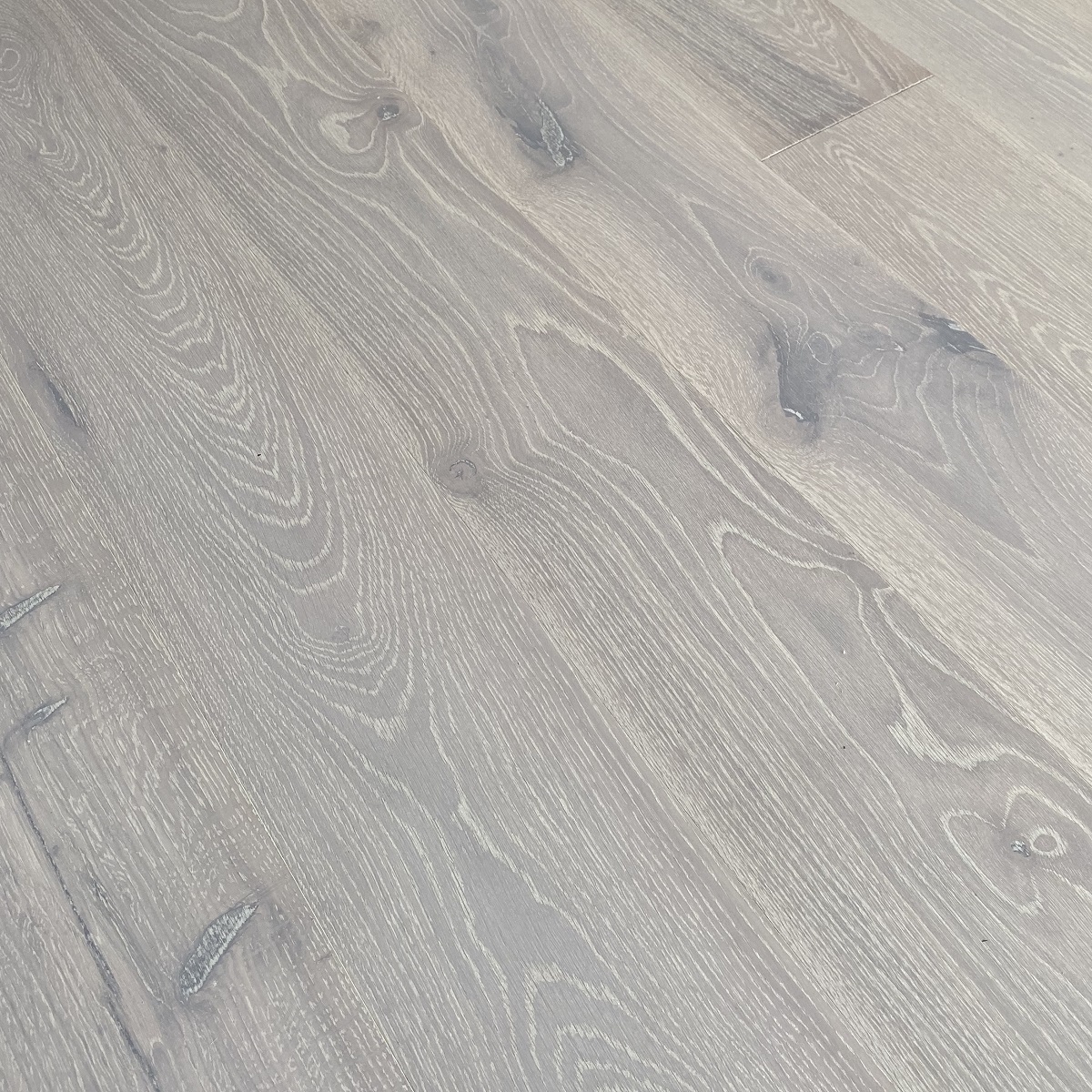 PARADOR Parkett Eiche lichtgrau Landhausdiele lackversiegelt matt | Sonderedition | 2. Wahl-# guenstig bei bodenverkauf.de kaufen PARADOR Parkett Eiche lichtgrau Landhausdiele lackversiegelt matt | Sonderedition | 2. Wahl-#