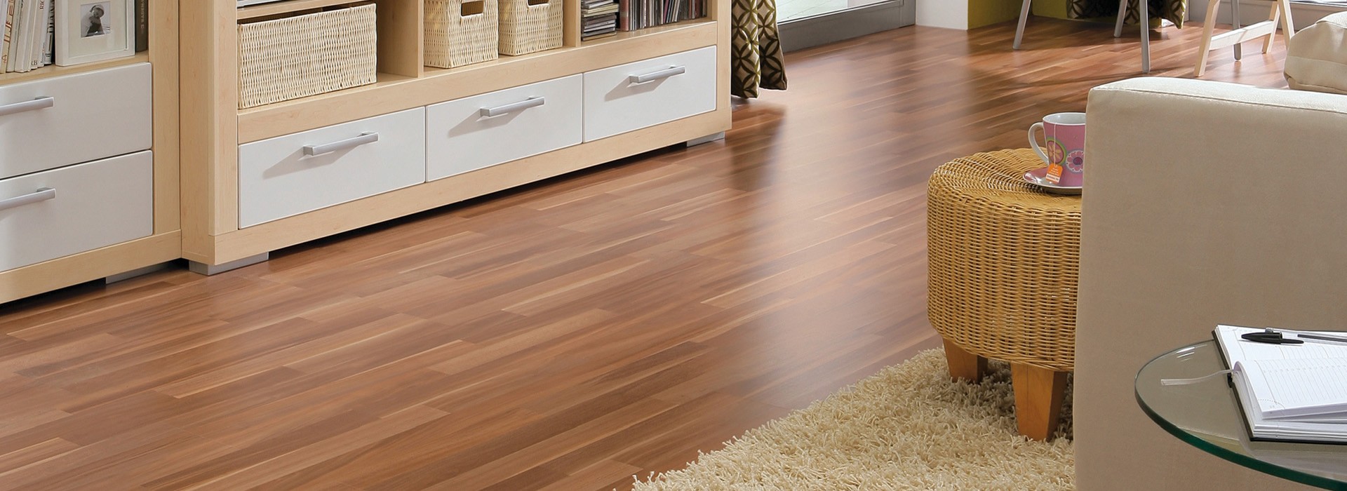 HARO Laminat Nussbaum Pore Schiffsboden 3-Stab | Sonderedition | 2.Wahl | 17 m²-4018427263706
