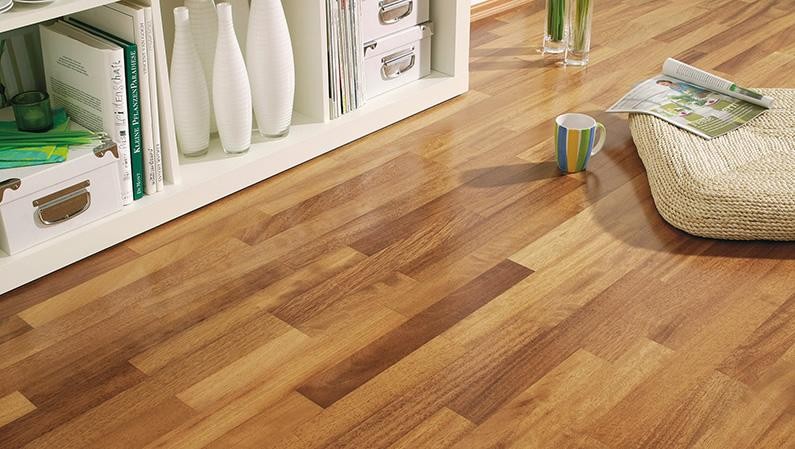 Gold Teak Schiffsboden 3-Stab hochglanz lackiert: 39,5 m²-4250715101172 Gold Teak Schiffsboden 3-Stab hochglanz lackiert: 39,5 m²-4250715101172