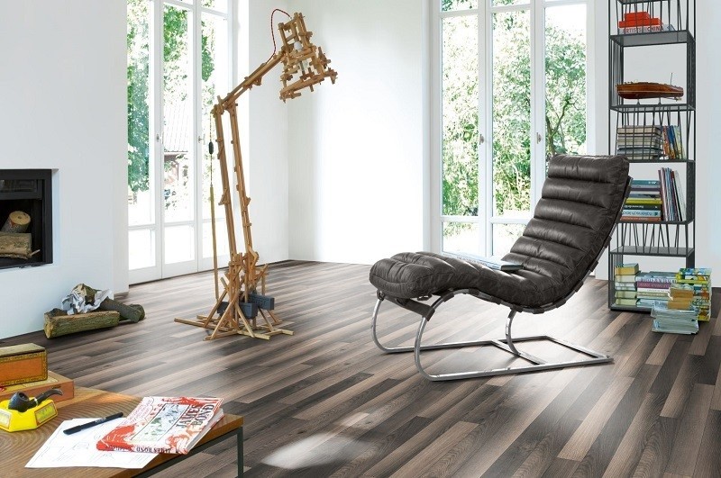 PARADOR Laminat Esche Kontrast Seidenmatte Struktur 4-seitige V-Fuge | Trendtime 2 | 26 m²-4014809150503