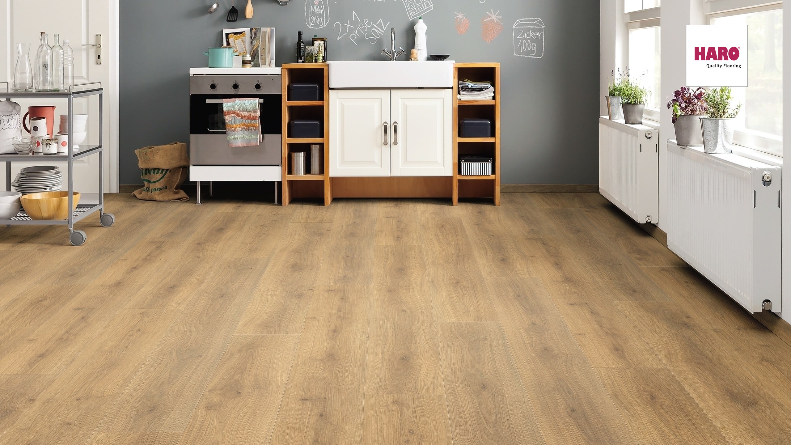 HARO Laminat Eiche Emilia honig Landhausdiele | Tritty 100 Gran Via | 2.Wahl | 15,5 m²-4018427447168 guenstig bei bodenverkauf.de kaufen HARO Laminat Eiche Emilia honig Landhausdiele | Tritty 100 Gran Via | 2.Wahl | 15,5 m²-4018427447168