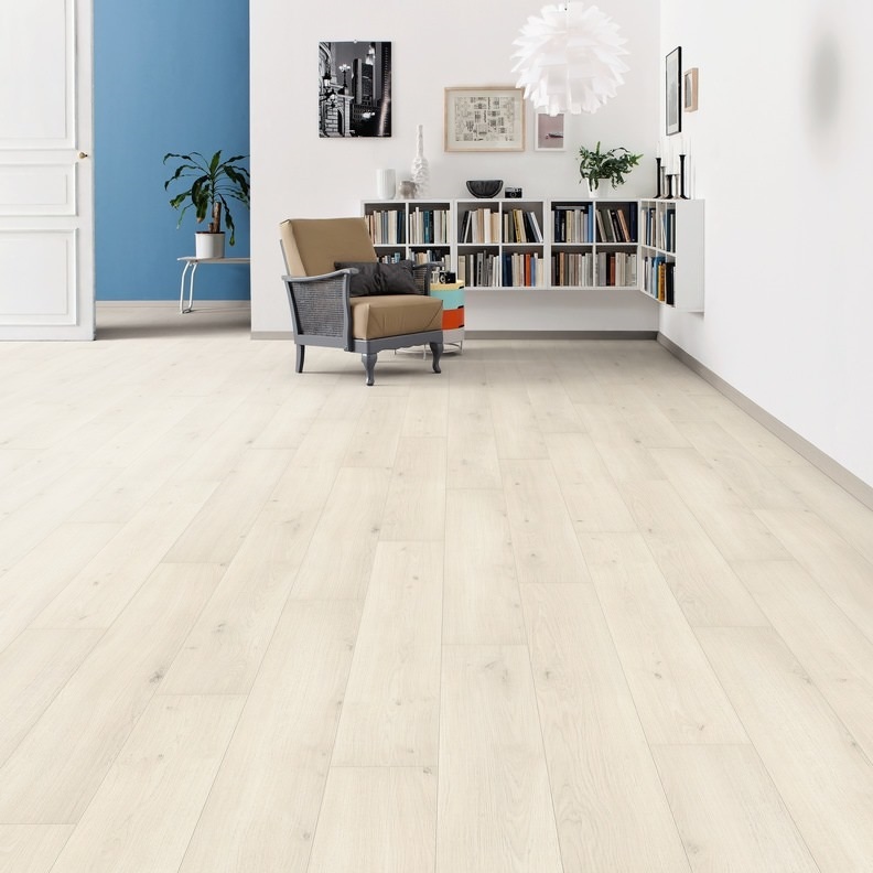 HARO Laminat Eiche Emilia weiß authentic soft Landhausdiele 4V | Tritty 100 | 2.Wahl | 30 m²-4018427447991