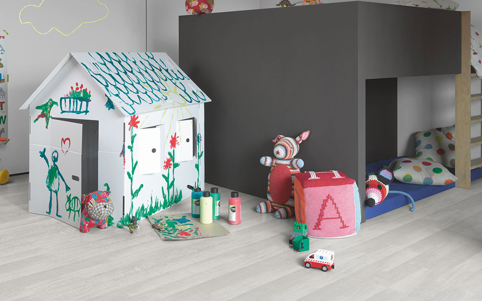 PARADOR Laminat Eiche sägerau weiß Schiffsboden 2-Stab Seidenmatte Struktur | Basic 200-4014809170303 guenstig bei bodenverkauf.de kaufen PARADOR Laminat Eiche sägerau weiß Schiffsboden 2-Stab Seidenmatte Struktur | Basic 200-4014809170303