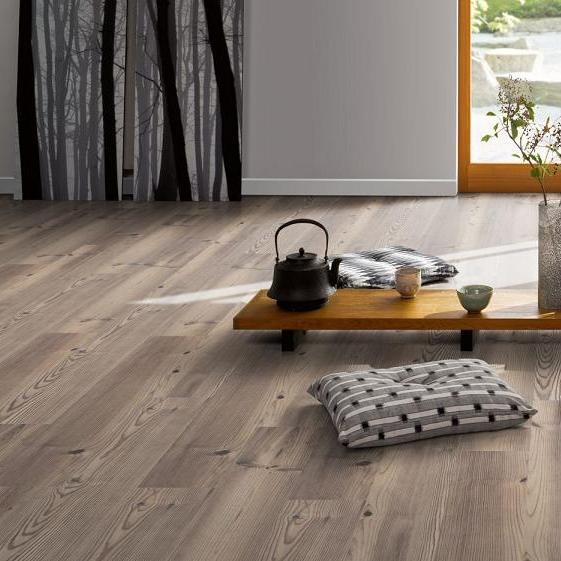 PARADOR Laminat Pinie natur gebleicht Landhausdiele 4-seitige Mini-V-Fuge | Eco Balance | 13 m²-4014809141228