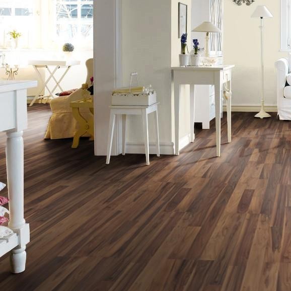 HARO Laminat Nussbaum naturale Pore Schiffsboden 3-Stab | Tritty 75 | 2.Wahl | 35 m²-4018427349981 guenstig bei bodenverkauf.de kaufen HARO Laminat Nussbaum naturale Pore Schiffsboden 3-Stab | Tritty 75 | 2.Wahl | 35 m²-4018427349981