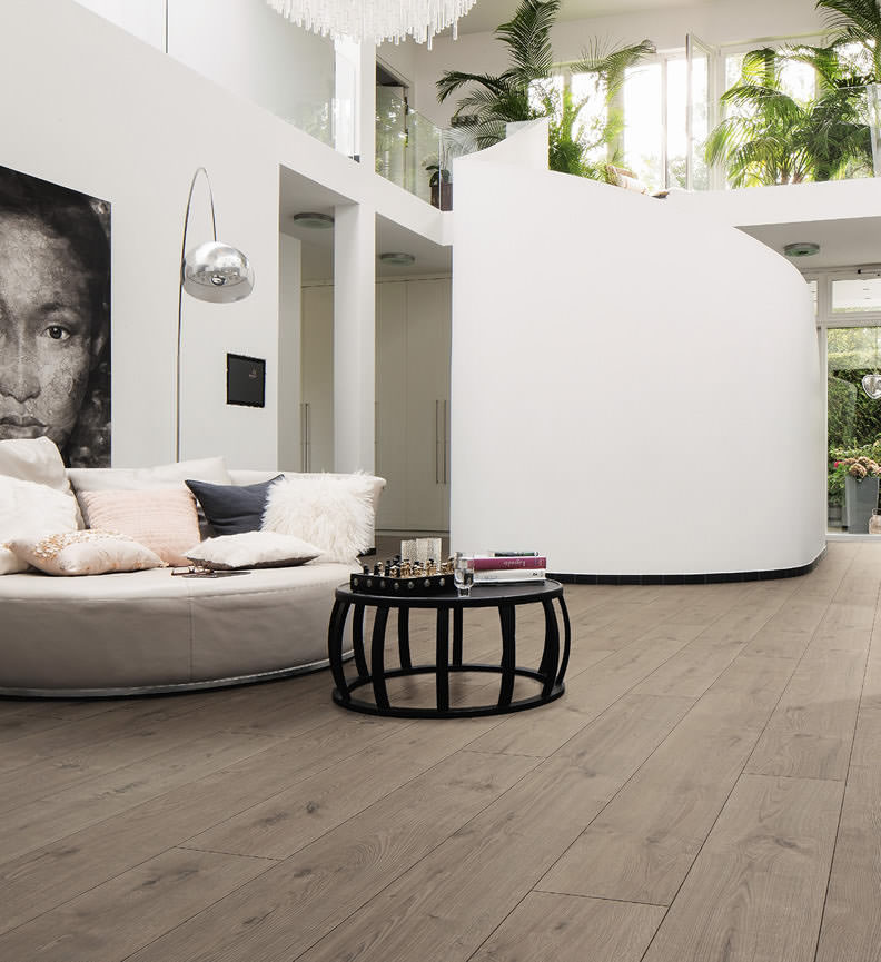 HARO Laminat Eiche Portland grau authentic Landhausdiele 4V | Tritty 100 Gran Via | 2.Wahl | 39 m²-4018427376598