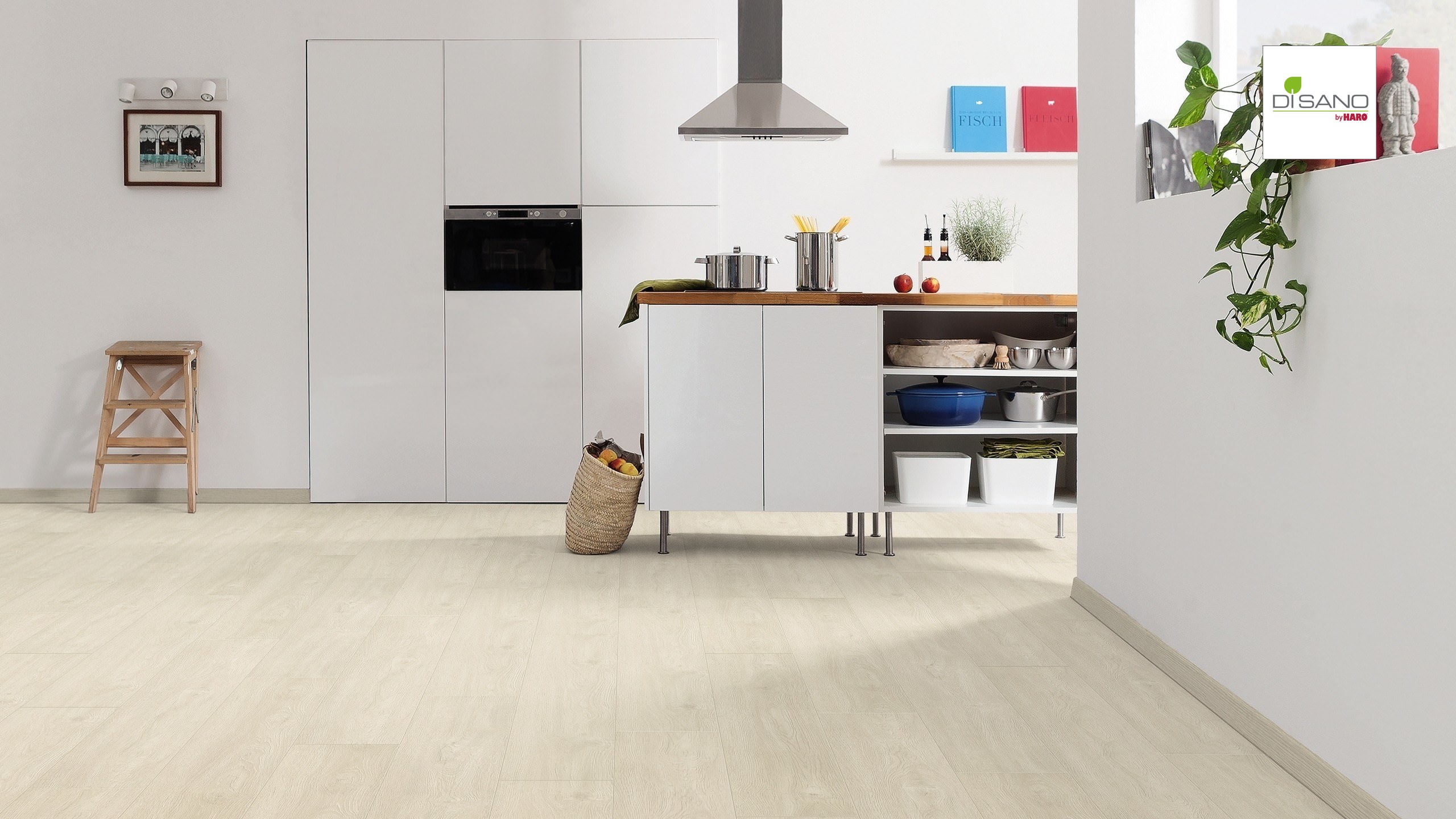 HARO Designboden Eiche naturweiß strukturiert Landhausdiele XL 4V | DISANO Life | 2. Wahl | 25 m²-4018427468224 guenstig bei bodenverkauf.de kaufen HARO Designboden Eiche naturweiß strukturiert Landhausdiele XL 4V | DISANO Life | 2. Wahl | 25 m²-4018427468224