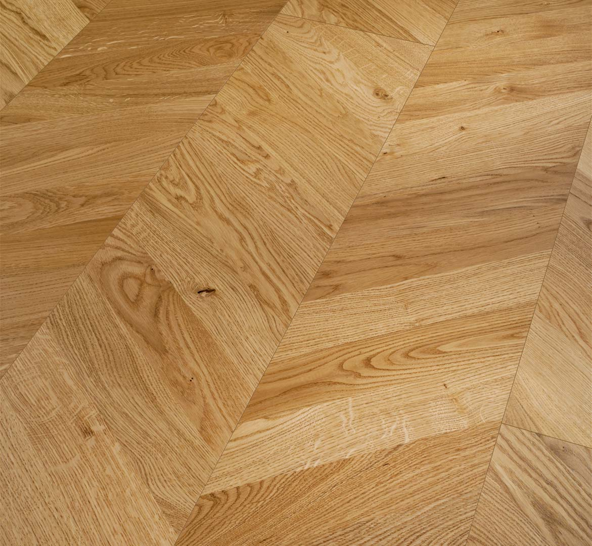 PARADOR Parkett Eiche Chevron 4-seitige Minifase | Trendtime 9 - Modul 2 | 2. Wahl | 32 m²-4014809197355