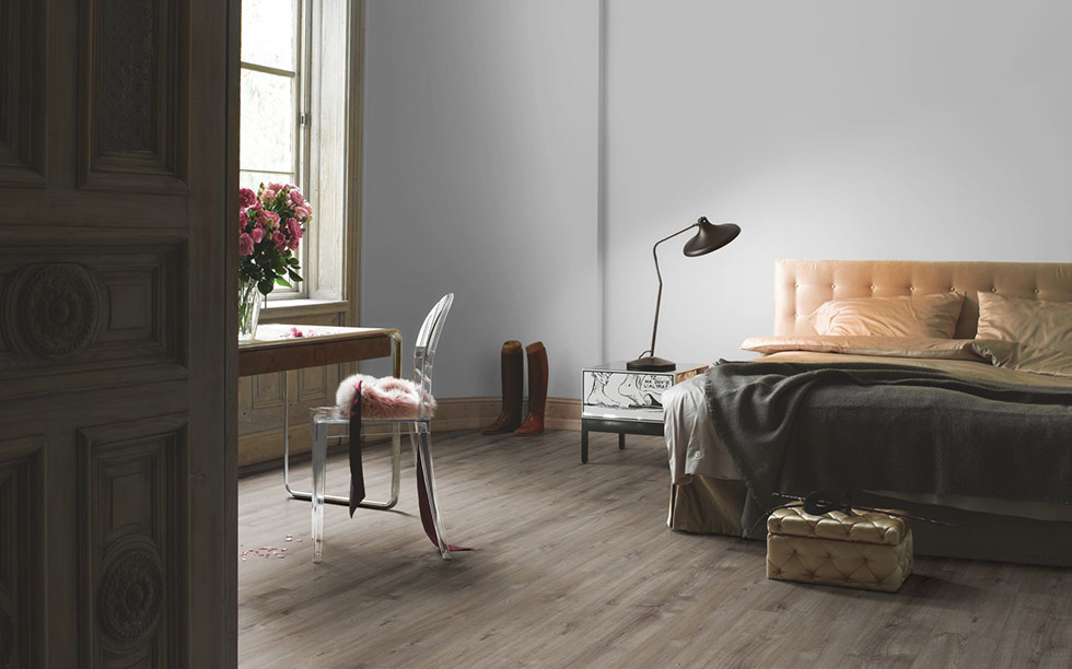 PARADOR Laminat Eiche Valere dunkel gekälkt Naturmattstruktur 4-seitige V-Fuge | Trendtime 6-4014809167990