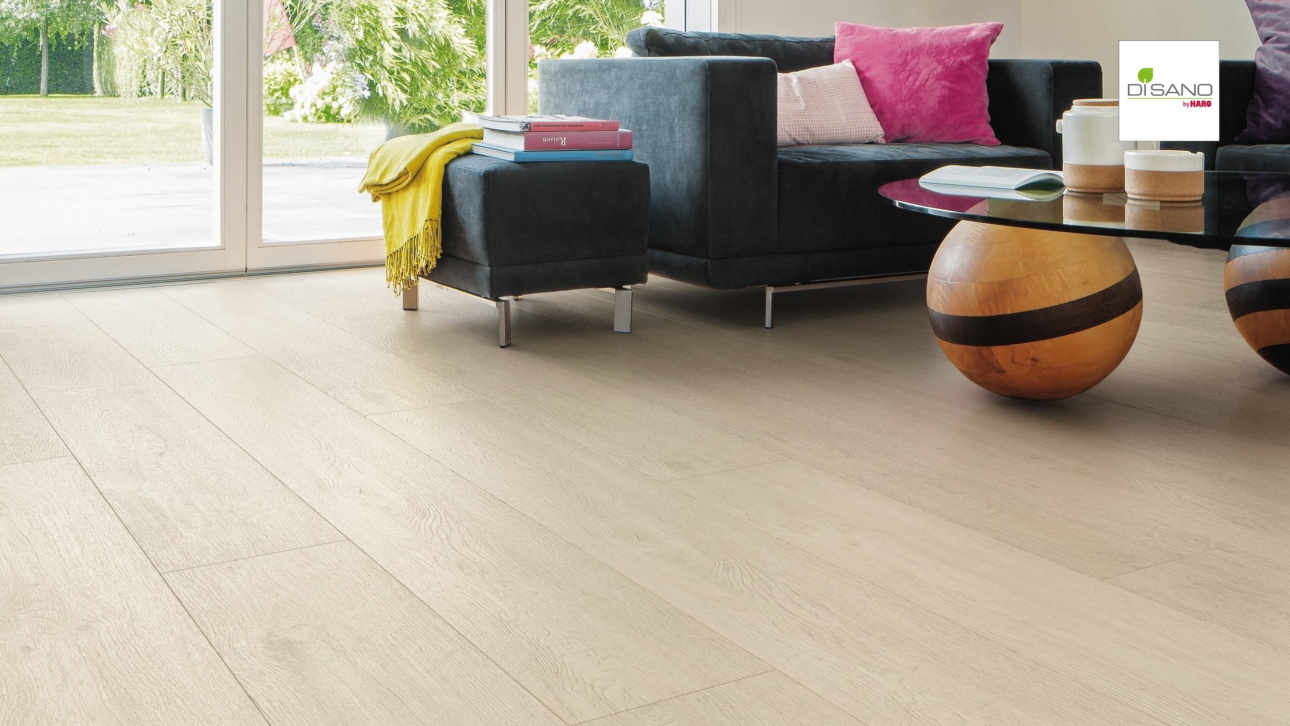 HARO Designboden Eiche naturweiß strukturiert Landhausdiele XL 4V | DISANO Life | 2. Wahl | 25 m²-4018427468224 guenstig bei bodenverkauf.de kaufen HARO Designboden Eiche naturweiß strukturiert Landhausdiele XL 4V | DISANO Life | 2. Wahl | 25 m²-4018427468224