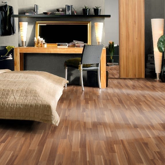 HARO Laminat Nussbaum impresso strukturiert Schiffsboden 3-Stab | Tritty 100 Sonderedition | 23 m²-4018427379674