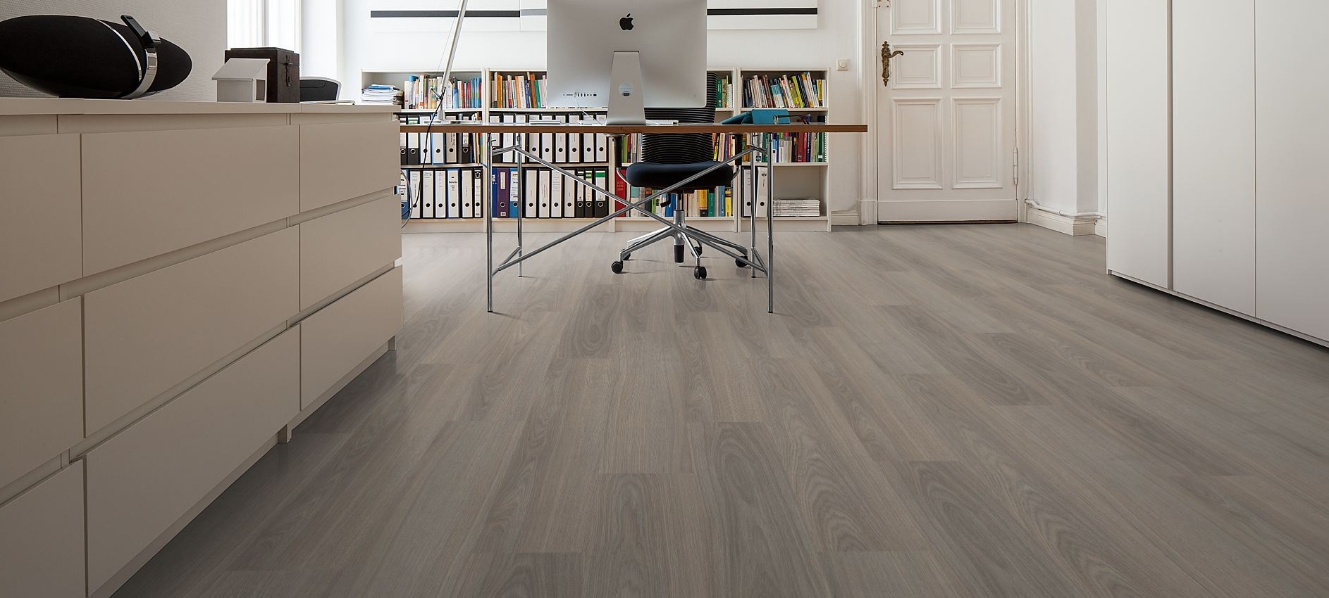 HARO Laminat Eiche antikgrau authentic Landhausdiele 4V | Tritty 100 | 2.Wahl | 19 m²-4018427382636 guenstig bei bodenverkauf.de kaufen HARO Laminat Eiche antikgrau authentic Landhausdiele 4V | Tritty 100 | 2.Wahl | 19 m²-4018427382636