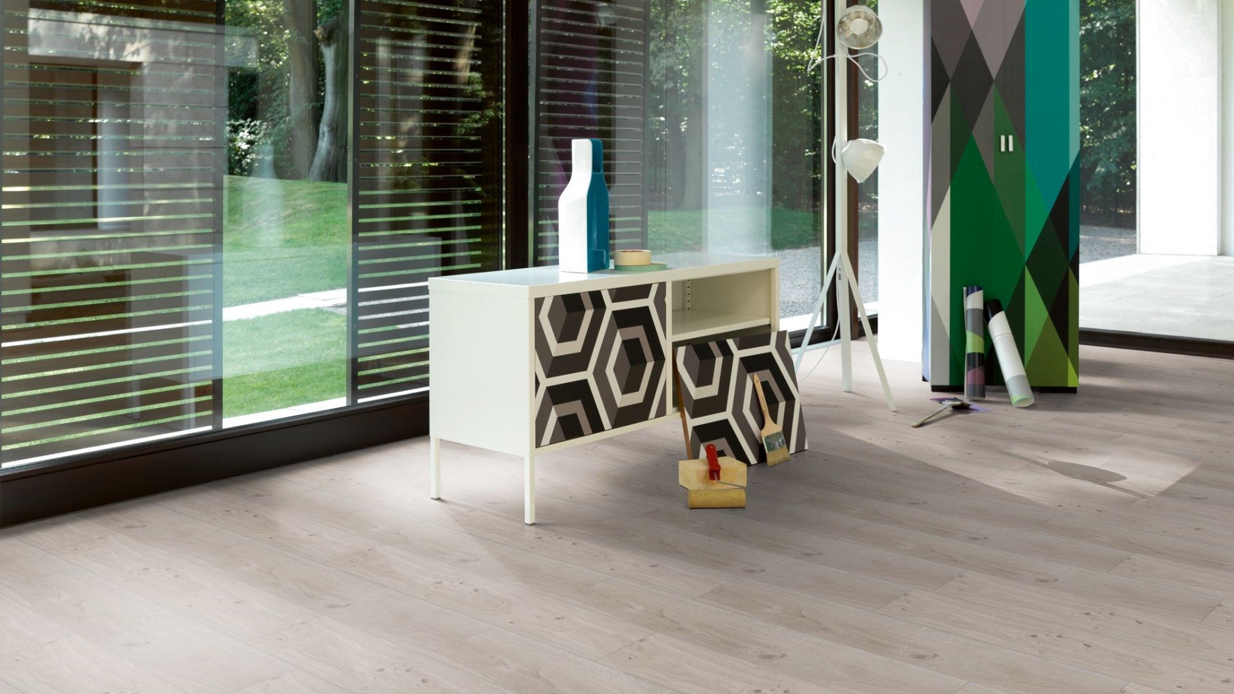PARADOR Laminat Eiche naturgrau Landhausdiele Seidenmatte Struktur 4-seitige V-Fuge | Basic 200-4014809170617