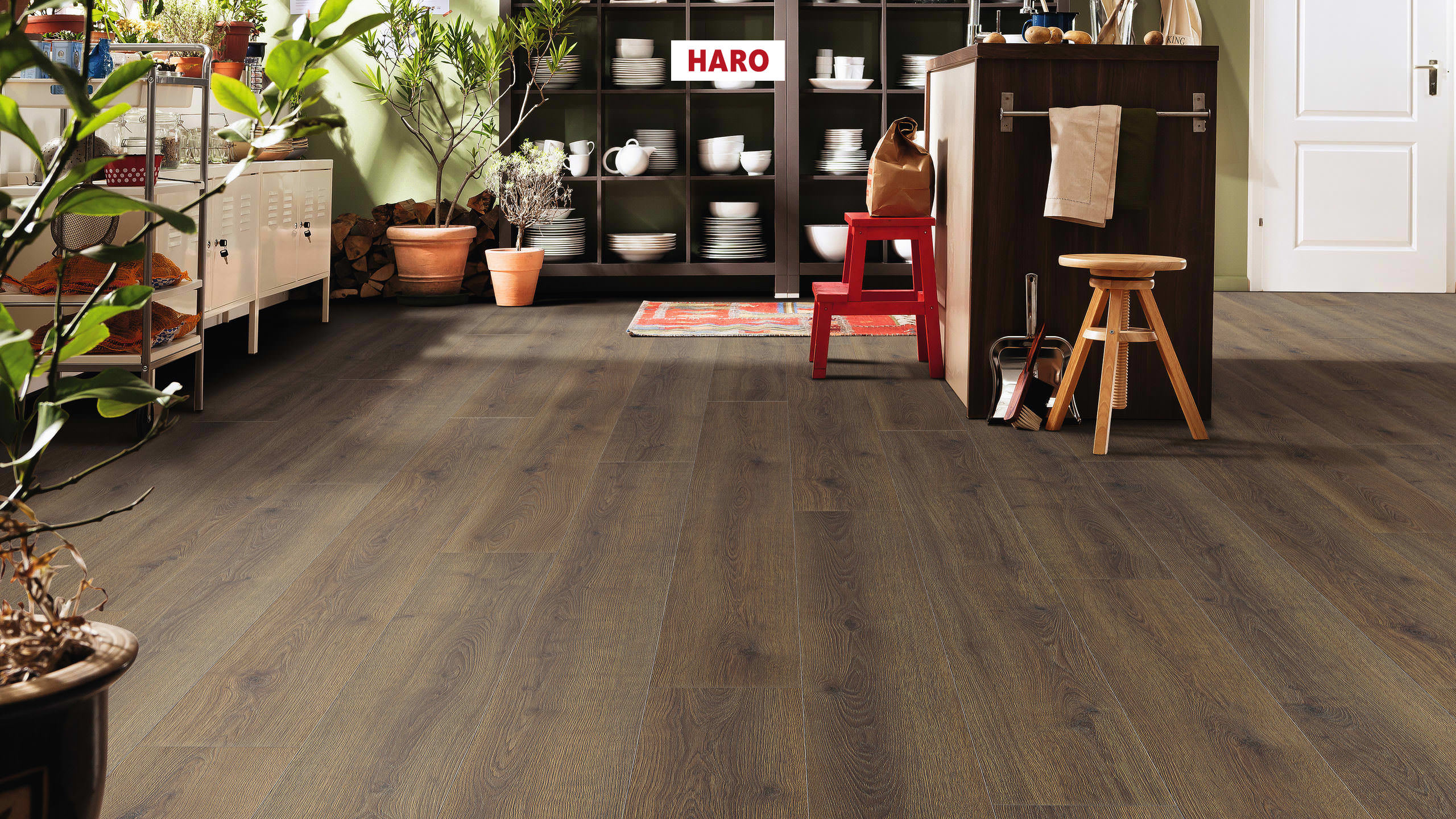HARO Laminat Eiche Contura geräuchert Landhausdiele 4V | Tritty 100 Gran Via | 2.Wahl | 10,5 m²-4018427448264 guenstig bei bodenverkauf.de kaufen HARO Laminat Eiche Contura geräuchert Landhausdiele 4V | Tritty 100 Gran Via | 2.Wahl | 10,5 m²-4018427448264