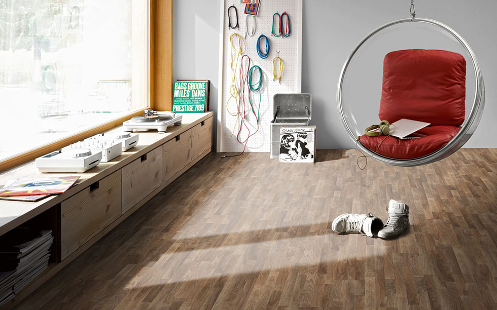 PARADOR Laminat Walnuss gekälkt Schiffsboden 3-Stab Seidenmatte Struktur | Classic 1050 | 12 m²-4014809153801