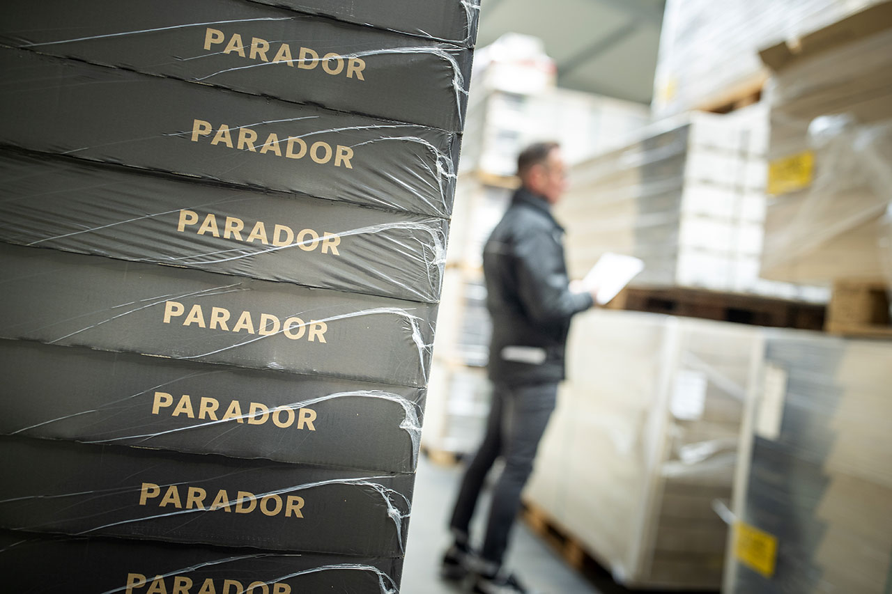 Parador-Böden in der Lagerhalle von bodenverkauf.de Parador-Böden in der Lagerhalle von bodenverkauf.de