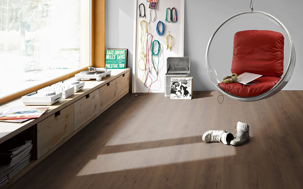 PARADOR Designboden Eiche Spirit geräuchert Schlossdiele 4-seitige Fase | Modular ONE | 20 m²-4014809192534 guenstig bei bodenverkauf.de kaufen PARADOR Designboden Eiche Spirit geräuchert Schlossdiele 4-seitige Fase | Modular ONE | 20 m²-4014809192534