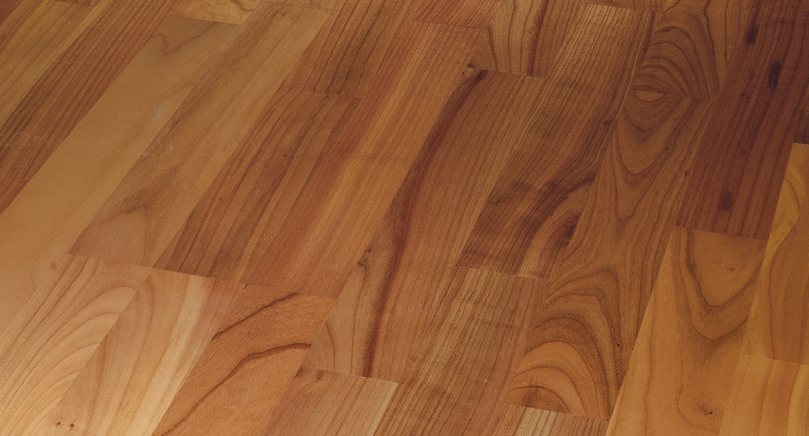 PARADOR Parkett Kirsche europäisch Prag SB 3-Stab Rustikal matt lackiert | Sonderedition | 8 m²-4014809121275 guenstig bei bodenverkauf.de kaufen PARADOR Parkett Kirsche europäisch Prag SB 3-Stab Rustikal matt lackiert | Sonderedition | 8 m²-4014809121275