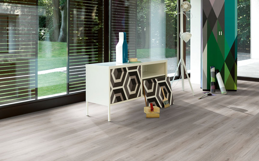 PARADOR Vinylboden Eiche grau geweißt Landhausdiele Gebürstete Struktur | Basic 30 | 37 m²-4014809171959