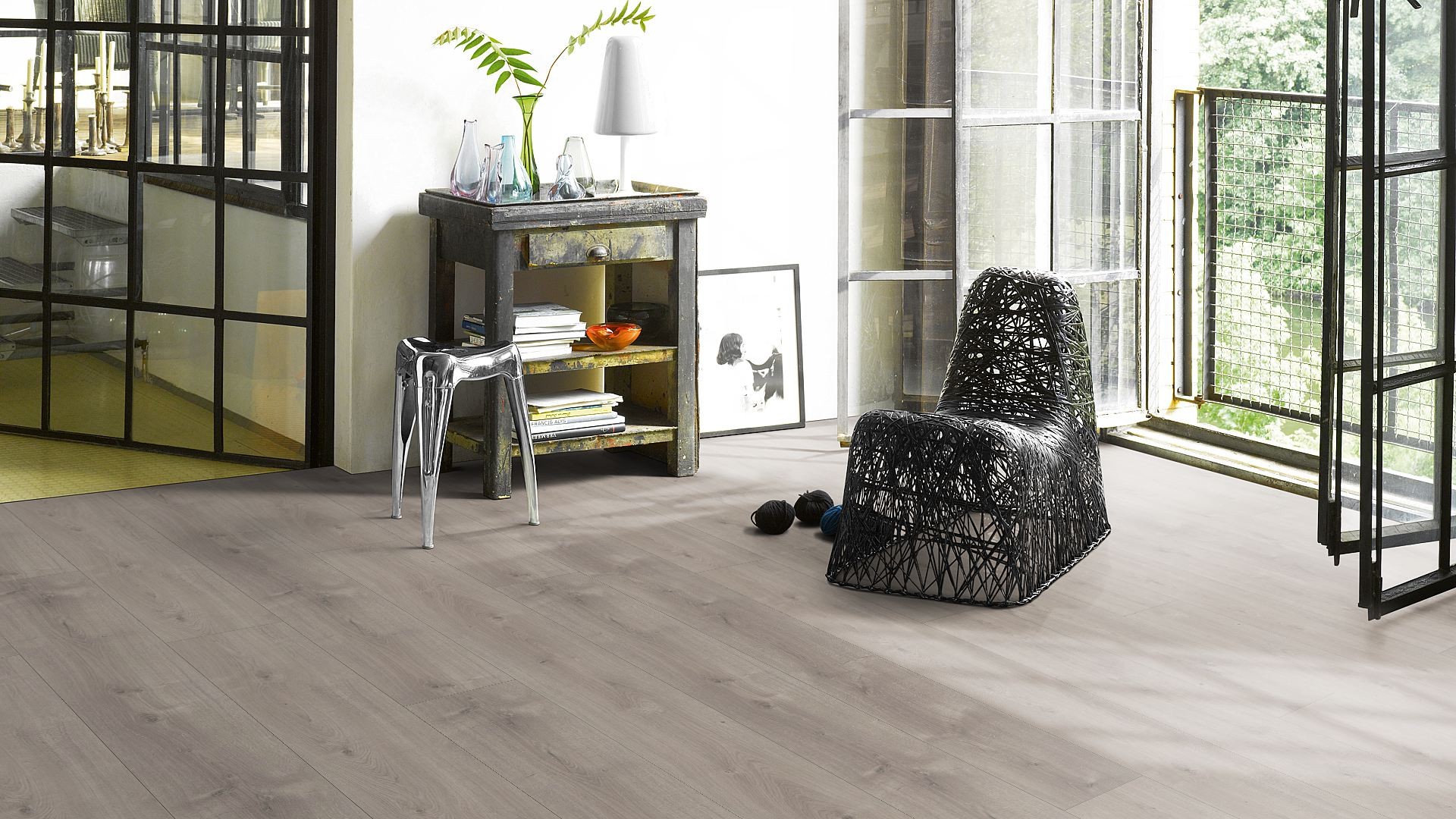 PARADOR Laminat Eiche Mistral grau Landhausdiele 4-seitige V-Fuge | Click In | 27 m²-4014809171287 guenstig bei bodenverkauf.de kaufen PARADOR Laminat Eiche Mistral grau Landhausdiele 4-seitige V-Fuge | Click In | 27 m²-4014809171287