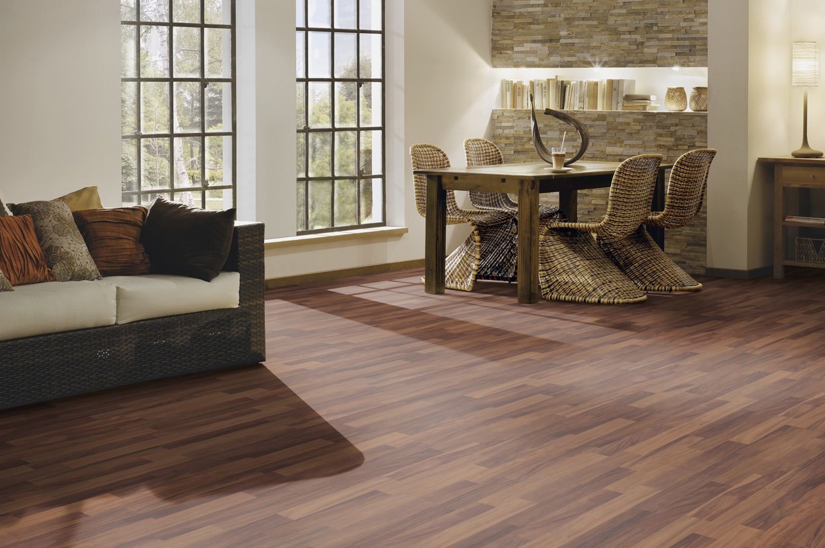 TER HÜRNE Laminat Nussbaum kontrastbraun Schiffsboden 3-Stab | Courage Line | 32 m²-4012853116452 guenstig bei bodenverkauf.de kaufen TER HÜRNE Laminat Nussbaum kontrastbraun Schiffsboden 3-Stab | Courage Line | 32 m²-4012853116452