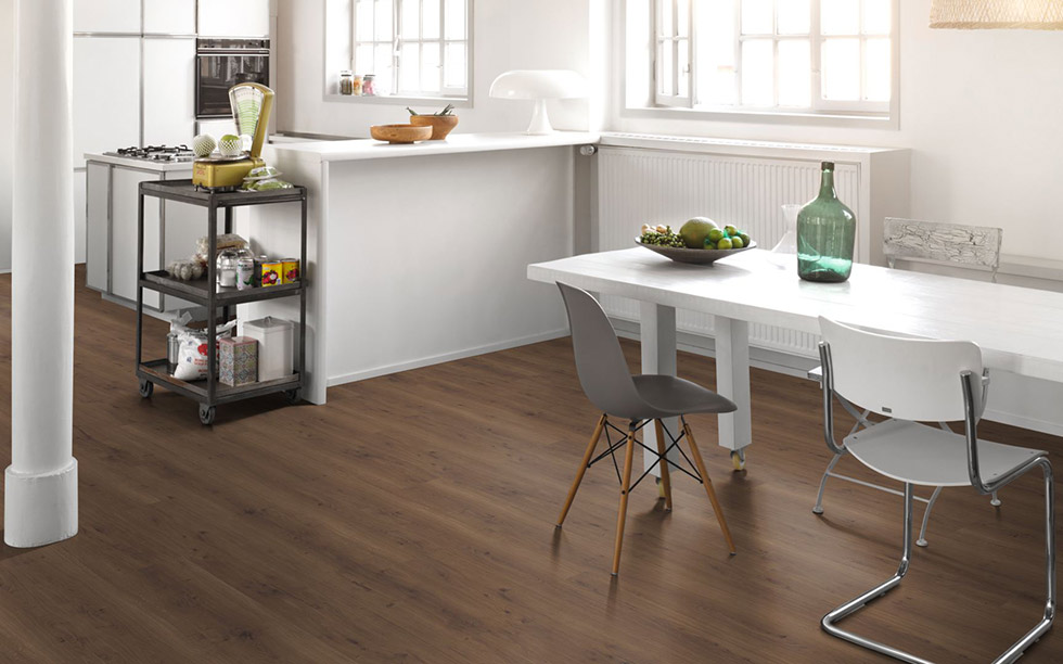 PARADOR Designboden Eiche Spirit geräuchert Schlossdiele 4-seitige Fase | Modular ONE | 20 m²-4014809192534 guenstig bei bodenverkauf.de kaufen PARADOR Designboden Eiche Spirit geräuchert Schlossdiele 4-seitige Fase | Modular ONE | 20 m²-4014809192534