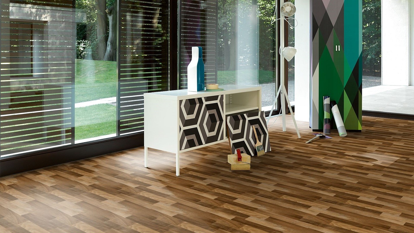 PARADOR Laminat Nussbaum natur Schiffsboden 3-Stab Feinholzstruktur | Click In | 24 m²-4014809153658